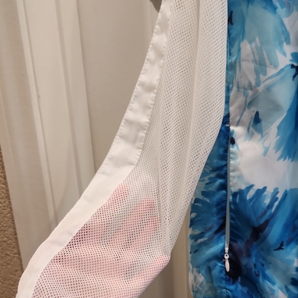 Fabletics White and Blue Floral Jacket - Picture 3 of 5